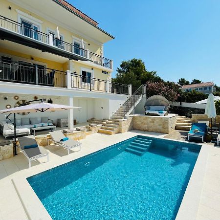 Villa Lemony Maslinica Exterior photo