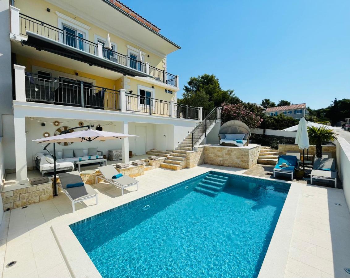 Villa Lemony Maslinica Exterior photo