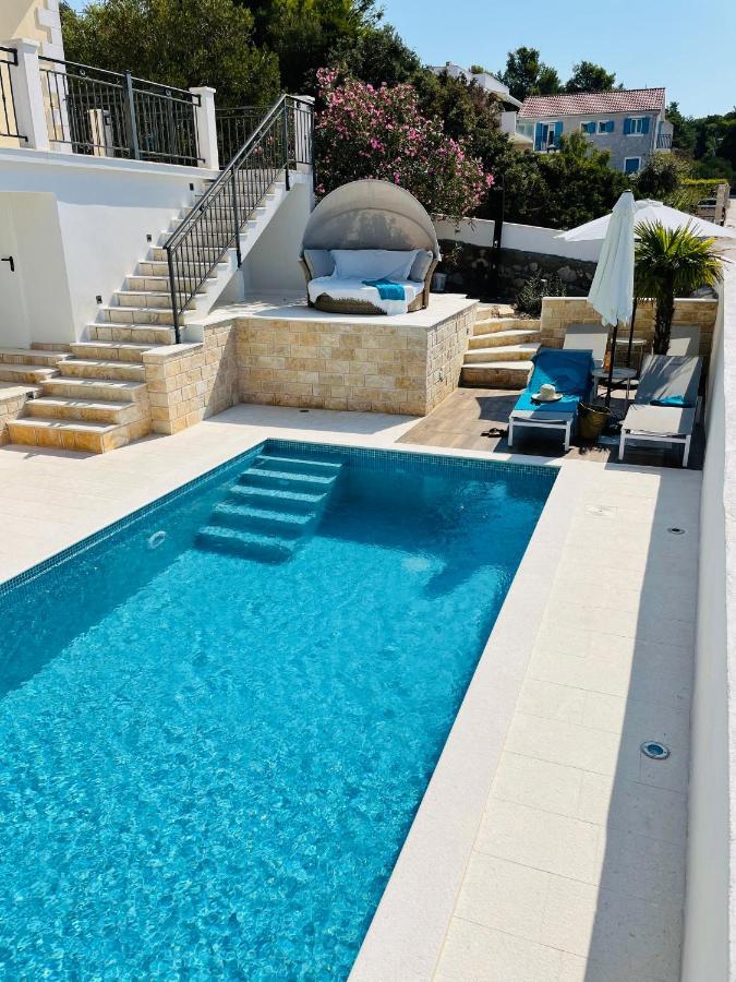 Villa Lemony Maslinica Exterior photo