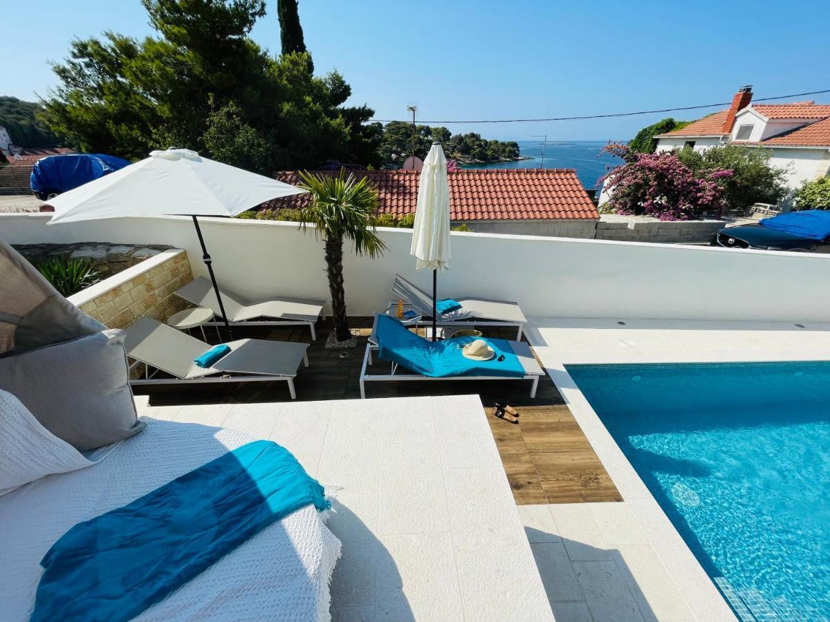 Villa Lemony Maslinica Exterior photo