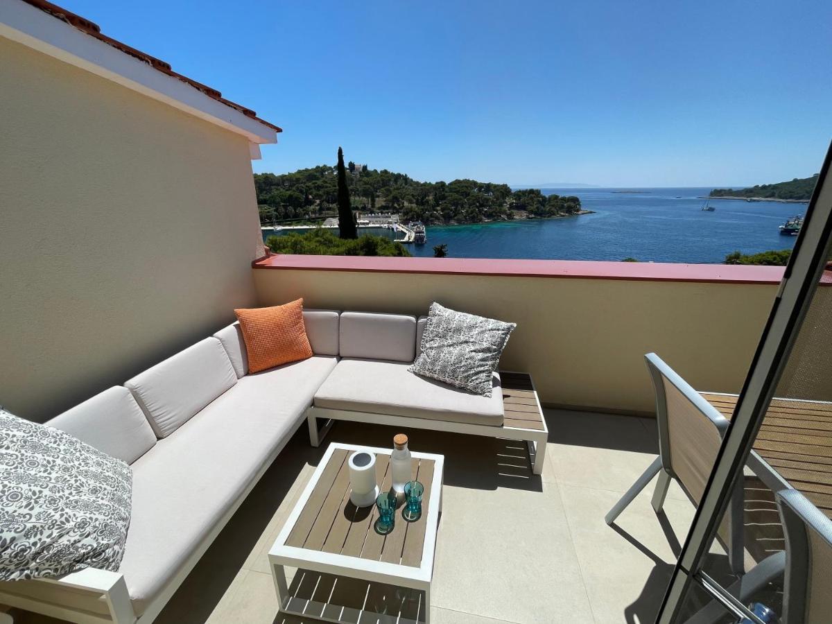 Villa Lemony Maslinica Exterior photo